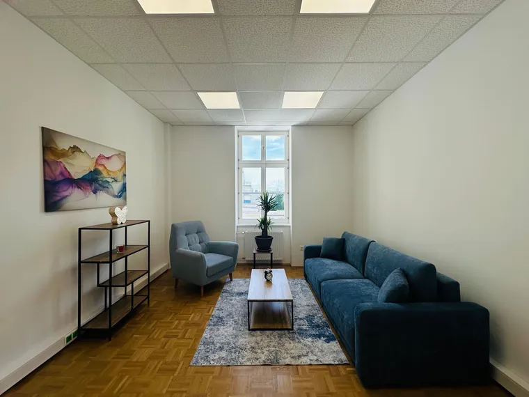 Therapeutisch eingerichteter Standardzimmer Raum 1 in der Praxis Alan, 17,10 m²